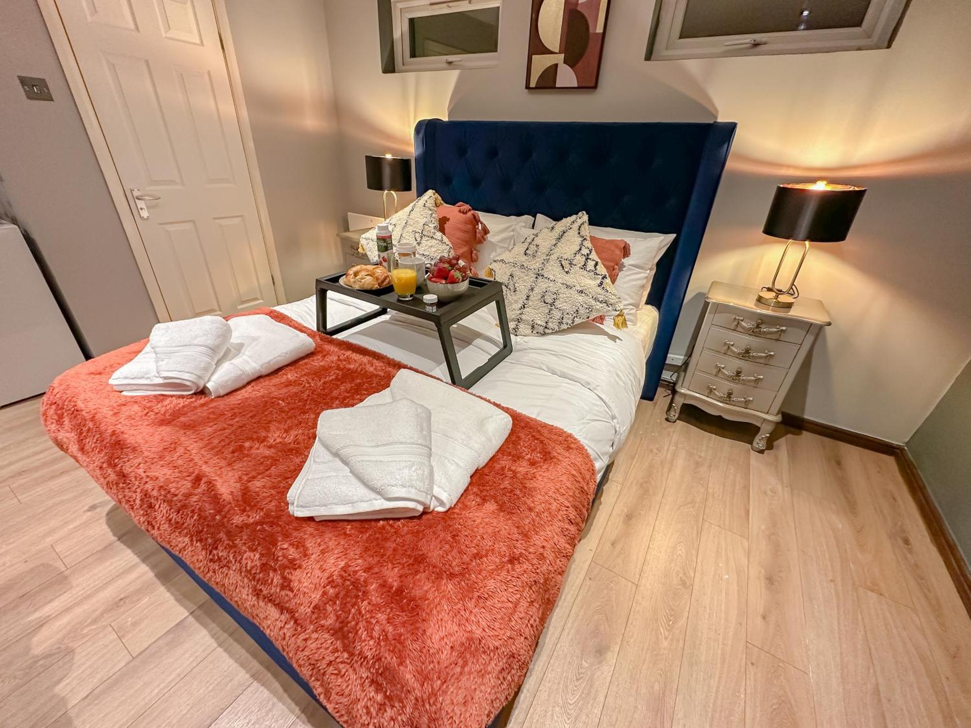 Stunning Studio Garden House - Free Wifi & Parking Hendon Bagian luar foto